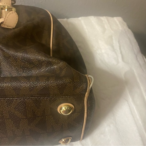 Michael Kors brown signature bag - Picture 8 of 11